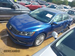 2016 Volkswagen Passat SE z VIN 1VWBT7A38GC009794, wystawiony jako IAAI lot #42246060 z przebiegiem 126 678 mil mil oraz . Historia ofert i sprzedaży dostępna na DreamBid. Obrazek 2.