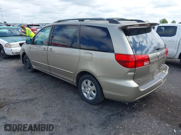 2004 Toyota Sienna XLE with VIN 5TDZA22C04S166738, listed as a IAAI auction lot 42137264 with 147,551 mi miles. Bid and sale history available at carsss.com. Image 3.