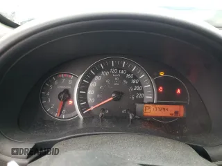 2017 Nissan Micra S z VIN 3N1CK3CP7HL264920, wystawiony jako Copart lot #37605523 z przebiegiem 137 294 mil mil oraz . Historia ofert i sprzedaży dostępna na DreamBid. Obrazek 9.