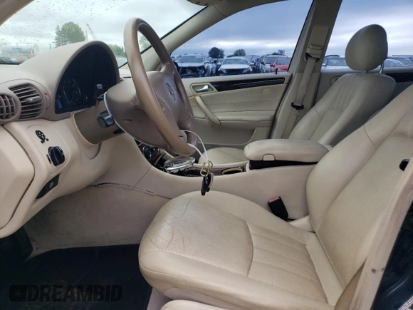 2005 Mercedes-Benz C 240 z VIN WDBRF81J25F662208, wystawiony jako Copart lot #66460995 z przebiegiem 163 658 mil mil oraz Czysty tytuł • Clean title. Historia ofert i sprzedaży dostępna na DreamBid. Obrazek 7.