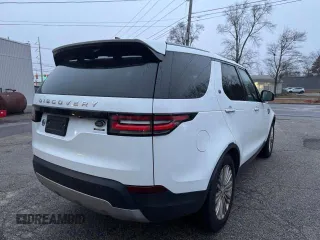 2018 Land Rover Discovery HSE Luxury with VIN SALRT2RV5JA050325, listed as a Copart auction lot 84754864 with 107,047 mi miles and Clean Title. Bid and sale history available at carsss.com. Image 4.