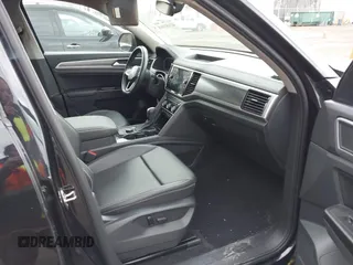 2021 Volkswagen Atlas SEL z VIN 1V2BR2CA6MC502917, wystawiony jako IAAI lot #41681068 z przebiegiem 49 994 mil mil oraz . Historia ofert i sprzedaży dostępna na DreamBid. Obrazek 5.