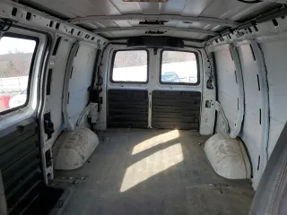 2017 GMC Savana Cargo Van with VIN 1GTW7AFG0H1136988, listed as a Copart auction lot 82209524 with 134,146 mi miles and Salvage Title. Bid and sale history available at carsss.com. Image 10.