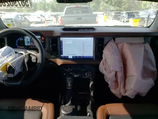 2024 Ford Bronco Outer Banks с VIN 1FMEE8BP8RLA73270, выставлен на аукционе Copart как лот 56790205 с пробегом 8 715 миль миль и Списание • Salvage title. История ставок и продаж доступна на DreamBid. Изображение 8.
