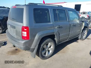 2013 Jeep Patriot Sport z VIN 1C4NJRBB5DD132031, wystawiony jako IAAI lot #42128834 z przebiegiem 97 907 mil mil oraz . Historia ofert i sprzedaży dostępna na DreamBid. Obrazek 4.