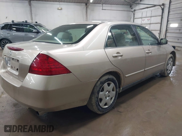 2007 Honda Accord LX with VIN 1HGCM564378064001, listed as a IAAI auction lot 42426510 with 86,574 mi miles and . Bid and sale history available at DreamBid. Image 4.