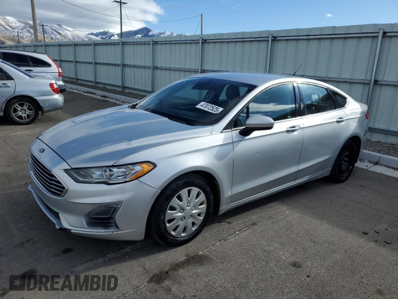 2019 Ford Fusion S with VIN 3FA6P0G71KR104255, listed as a Copart auction lot 47072525 with 69,447 mi miles and Clean Title. Bid and sale history available at carsss.com. Image 1.