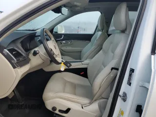 2020 Volvo XC90 Momentum with VIN YV4A221K1L1533819, listed as a Copart auction lot 84431514 with 81,666 mi miles and Salvage Title. Bid and sale history available at DreamBid. Image 7.