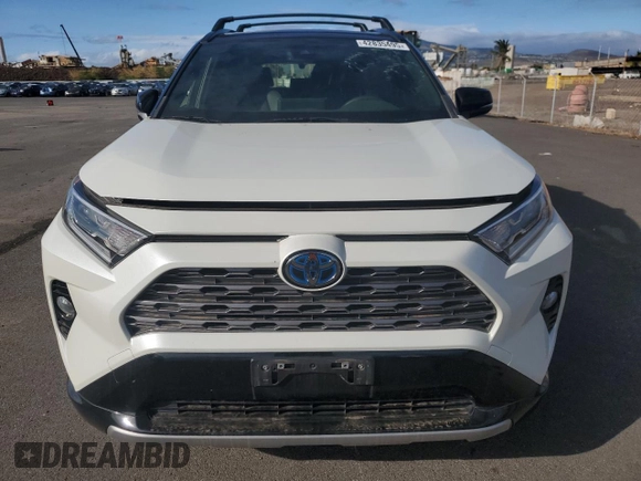2021 Toyota RAV4 Hybrid XSE with VIN JTME6RFV9MJ011736, listed as a Copart auction lot 42835495 with 49,055 mi miles and Salvage title. Bid and sale history available at DreamBid. Image 5.