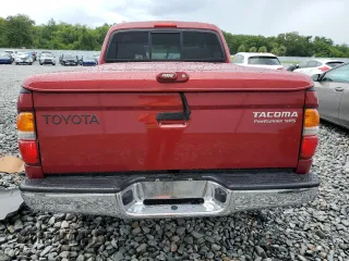 2004 Toyota Tacoma PreRunner z VIN 5TEGM92N54Z358832, wystawiony jako Copart lot #59558895 z przebiegiem 229 796 mil mil oraz Szkoda całkowita • Salvage title. Historia ofert i sprzedaży dostępna na DreamBid. Obrazek 6.