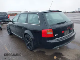 2002 Audi S6 z VIN WAUXU54B62N070925, wystawiony jako IAAI lot #38122381 z przebiegiem 219 441 mil mil oraz . Historia ofert i sprzedaży dostępna na DreamBid. Obrazek 3.