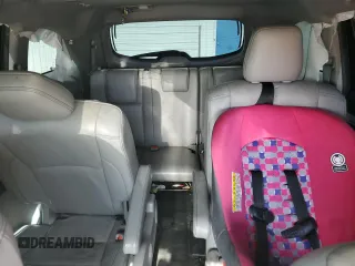 2019 Toyota Highlander SE z VIN 5TDJZRFH5KS570491, wystawiony jako Copart lot #50373435 z przebiegiem Nie podano mil oraz Szkoda całkowita • Salvage title. Historia ofert i sprzedaży dostępna na DreamBid. Obrazek 10.