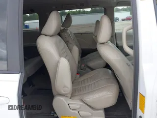 2011 Toyota Sienna XLE AAS with VIN 5TDYK3DC3BS161414, listed as a IAAI auction lot 41124705 with 167,364 mi miles. Bid and sale history available at carsss.com. Image 8.