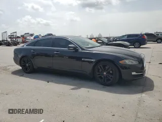 2017 Jaguar XJ Portfolio z VIN SAJWJ2GD7H8W09757, wystawiony jako Copart lot #62157725 z przebiegiem 64 060 mil mil oraz Szkoda całkowita • Salvage title. Historia ofert i sprzedaży dostępna na DreamBid. Obrazek 4.