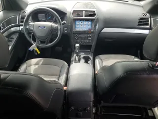 2017 Ford Explorer XLT with VIN 1FM5K7D89HGD36172, listed as a Copart auction lot 47600625 with 111,884 mi miles and Clean Title. Bid and sale history available at carsss.com. Image 8.