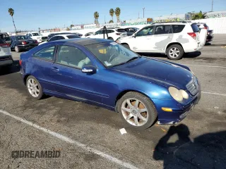 2002 Mercedes-Benz C 230/260/280/320 with VIN WDBRN47J82A389514, listed as a Copart auction lot 84328674 with Not Provided miles and Clean Title. Bid and sale history available at DreamBid. Image 4.