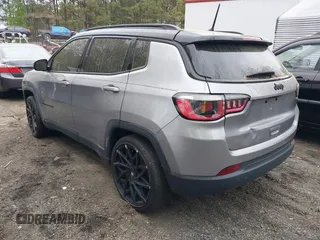 2018 Jeep Compass Latitude with VIN 3C4NJCBB0JT487272, listed as a IAAI auction lot 41955584 with 92,042 mi miles. Bid and sale history available at carsss.com. Image 3.