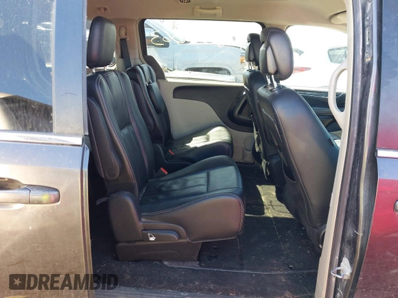 2016 Chrysler Town & Country Touring with VIN 2C4RC1BG3GR280270, listed as a IAAI auction lot 41837563 with 177,376 mi miles. Bid and sale history available at carsss.com. Image 8.