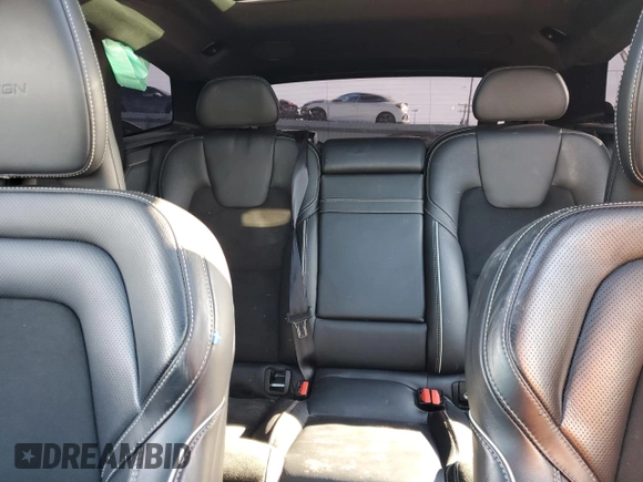 2019 Volvo XC60 R-Design z VIN LYVA22RM8KB230942, wystawiony jako Copart lot #81098054 z przebiegiem Nie podano mil oraz Szkoda całkowita • Salvage title. Historia ofert i sprzedaży dostępna na DreamBid. Obrazek 10.