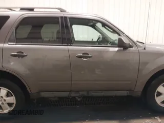 2011 Ford Escape XLT с VIN 1FMCU9DG3BKA18878, выставлен на аукционе IAAI как лот 41549599 с пробегом 114 576 миль миль и . История ставок и продаж доступна на DreamBid. Изображение 13.