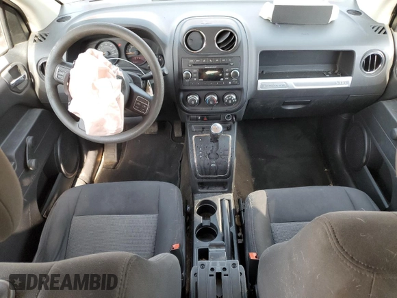 2017 Jeep Compass Sport z VIN 1C4NJCBA5HD187119, wystawiony jako Copart lot #54307235 z przebiegiem 82 838 mil mil oraz Szkoda całkowita • Salvage title. Historia ofert i sprzedaży dostępna na DreamBid. Obrazek 8.