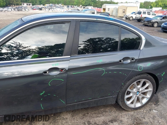2015 BMW 3 Series 320i with VIN WBA3B1C55FK137532, listed as a IAAI auction lot 42322838 with 79,613 mi miles and . Bid and sale history available at DreamBid. Image 20.