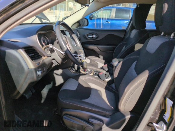 2015 Jeep Cherokee Sport z VIN 1C4PJLAB6FW689285, wystawiony jako Copart lot #54341465 z przebiegiem 114 293 mil mil oraz Szkoda całkowita • Salvage title. Historia ofert i sprzedaży dostępna na DreamBid. Obrazek 7.
