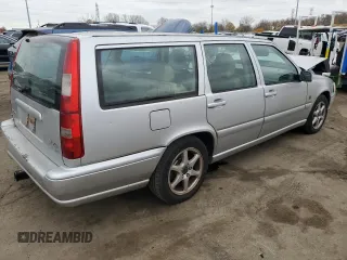 2000 Volvo V70 with VIN YV1LW61J8Y2703877, listed as a Copart auction lot 78783034 with 257,747 mi miles and Salvage Title. Bid and sale history available at carsss.com. Image 3.