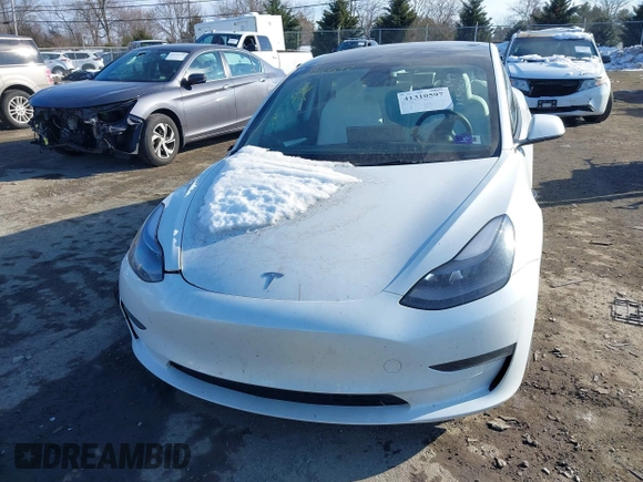 2023 Tesla Model 3 z VIN 5YJ3E1EA4PF505850, wystawiony jako IAAI lot #41310597 z przebiegiem 70 211 mil mil oraz . Historia ofert i sprzedaży dostępna na DreamBid. Obrazek 12.