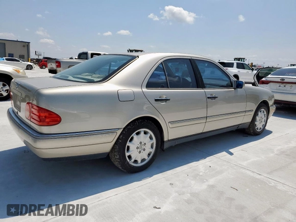 1999 Mercedes-Benz E 320 z VIN WDBJF65H4XA790071, wystawiony jako Copart lot #58670245 z przebiegiem 285 571 mil mil oraz Czysty tytuł • Clean title. Historia ofert i sprzedaży dostępna na DreamBid. Obrazek 3.