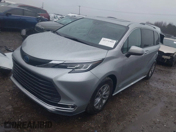 2021 Toyota Sienna XLE with VIN 5TDYRKEC2MS053745, listed as a IAAI auction lot 41171409 with 115,514 mi miles. Bid and sale history available at carsss.com. Image 17.