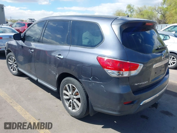 2014 Nissan Pathfinder SV with VIN 5N1AR2MN3EC673409, listed as a IAAI auction lot 42061982 with 136,611 mi miles. Bid and sale history available at carsss.com. Image 3.