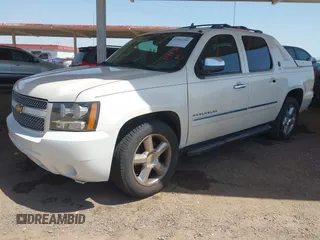 2013 Chevrolet Avalanche LTZ с VIN 3GNTKGE75DG144464, выставлен на аукционе IAAI как лот 42502256 с пробегом 116 237 миль миль и . История ставок и продаж доступна на DreamBid. Изображение 2.