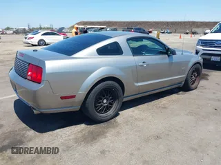 2008 Ford Mustang GT Deluxe with VIN 1ZVHT82H485168327, listed as a IAAI auction lot 42465727 with 115,187 mi miles and . Bid and sale history available at DreamBid. Image 4.