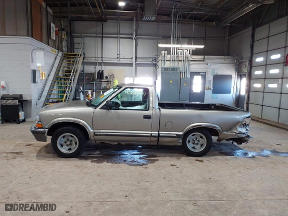 2000 Chevrolet S-10 LS with VIN 1GCCS1449YK187118, listed as a IAAI auction lot 41278247 with 0 mi miles. Bid and sale history available at carsss.com. Image 14.
