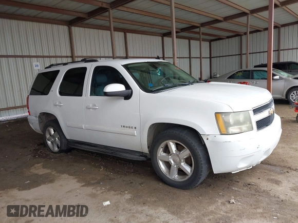 2007 Chevrolet Tahoe LT z VIN 1GNFC13097R131332, wystawiony jako IAAI lot #42113000 z przebiegiem 335 679 mil mil oraz . Historia ofert i sprzedaży dostępna na DreamBid. Obrazek 1.