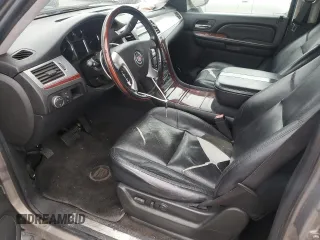 2007 Cadillac Escalade z VIN 1GYEC63887R282843, wystawiony jako Copart lot #53386595 z przebiegiem 170 034 mil mil oraz Szkoda całkowita • Salvage title. Historia ofert i sprzedaży dostępna na DreamBid. Obrazek 7.