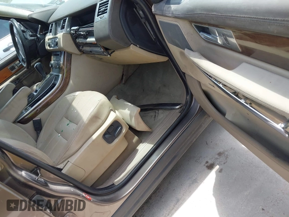 2011 Land Rover Range Rover Sport SC with VIN SALSH2E48BA273301, listed as a IAAI auction lot 42553111 with 65,512 mi miles and . Bid and sale history available at DreamBid. Image 5.