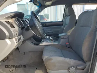 2007 Toyota Tacoma z VIN 5TEMU52N27Z381856, wystawiony jako Copart lot #52943985 z przebiegiem 241 481 mil mil oraz Szkoda całkowita • Salvage title. Historia ofert i sprzedaży dostępna na DreamBid. Obrazek 7.