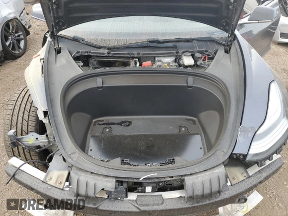 2018 Tesla Model 3 Long Range Battery z VIN 5YJ3E1EB3JF103804, wystawiony jako Copart lot #83752134 z przebiegiem 128 507 mil mil oraz Szkoda całkowita • Salvage title. Historia ofert i sprzedaży dostępna na DreamBid. Obrazek 11.