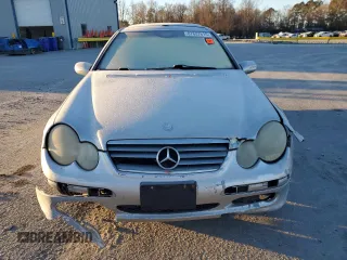 2003 Mercedes-Benz C 230 Kompressor with VIN WDBRN40J93A444693, listed as a Copart auction lot 87637615 with 156,298 mi miles and Salvage title. Bid and sale history available at DreamBid. Image 5.
