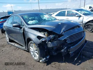 2019 Ford Fusion SE with VIN 3FA6P0HD0KR245435, listed as a IAAI auction lot 41878521 with 62,221 mi miles. Bid and sale history available at carsss.com. Image 1.