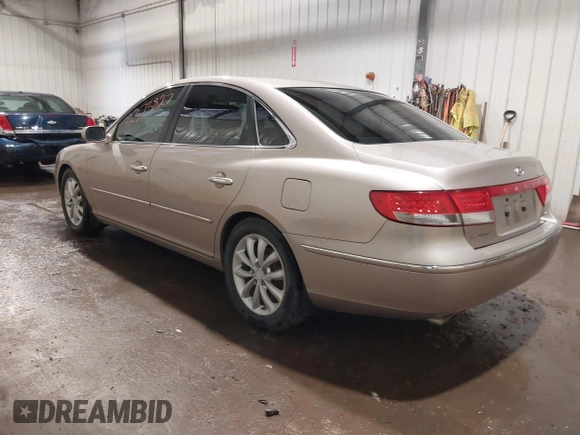 2006 Hyundai Azera SE with VIN KMHFC46F56A095383, listed as a IAAI auction lot 42373827 with 189,091 mi miles and . Bid and sale history available at DreamBid. Image 3.