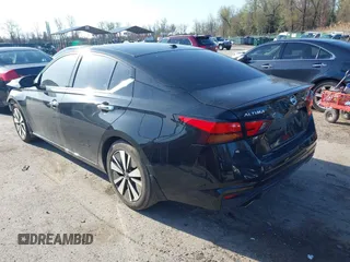 2019 Nissan Altima 2.5 SV with VIN 1N4BL4DV1KC104369, listed as a IAAI auction lot 41933069 with 40,542 mi miles. Bid and sale history available at carsss.com. Image 3.