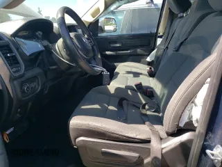 2019 Ram 1500 Tradesman z VIN 1C6SRFNTXKN651198, wystawiony jako Copart lot #58806495 z przebiegiem 61 082 mil mil oraz Szkoda całkowita • Salvage title. Historia ofert i sprzedaży dostępna na DreamBid. Obrazek 7.