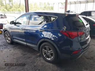 2017 Hyundai Santa Fe 2.4L z VIN 5XYZT3LB1HG482822, wystawiony jako IAAI lot #40114379 z przebiegiem 110 803 mil mil oraz . Historia ofert i sprzedaży dostępna na DreamBid. Obrazek 3.