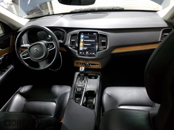 2022 Volvo XC90 Momentum with VIN YV4A221K2N1777983, listed as a Copart auction lot 44612795 with 27,763 mi miles and Salvage title. Bid and sale history available at DreamBid. Image 8.
