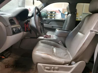 2007 Chevrolet Tahoe LTZ z VIN 1GNFK13087R400634, wystawiony jako Copart lot #57178075 z przebiegiem 174 629 mil mil oraz Czysty tytuł • Clean title. Historia ofert i sprzedaży dostępna na DreamBid. Obrazek 7.