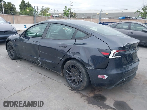 2024 Tesla Model 3 z VIN 5YJ3E1EA2RF784394, wystawiony jako IAAI lot #42034036 z przebiegiem 14 594 mil mil oraz . Historia ofert i sprzedaży dostępna na DreamBid. Obrazek 3.
