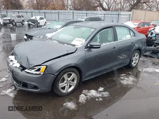 2014 Volkswagen Jetta TDI w/Premium/Nav с VIN 3VWLL7AJ4EM332920, выставлен на аукционе IAAI как лот 41630948 с пробегом 148 754 миль миль и . История ставок и продаж доступна на DreamBid. Изображение 17.